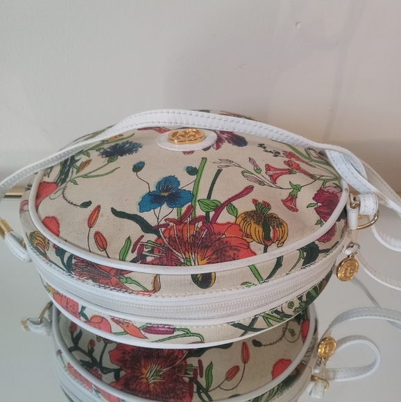 Authentic Vintage Gucci Floral Multicolor Canteen Crossbody Bag - Picture 8 of 16